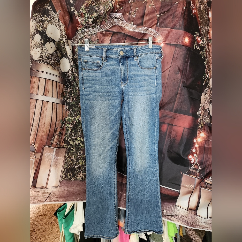 AMERICAN EAGLE SIZE 8 JEANS